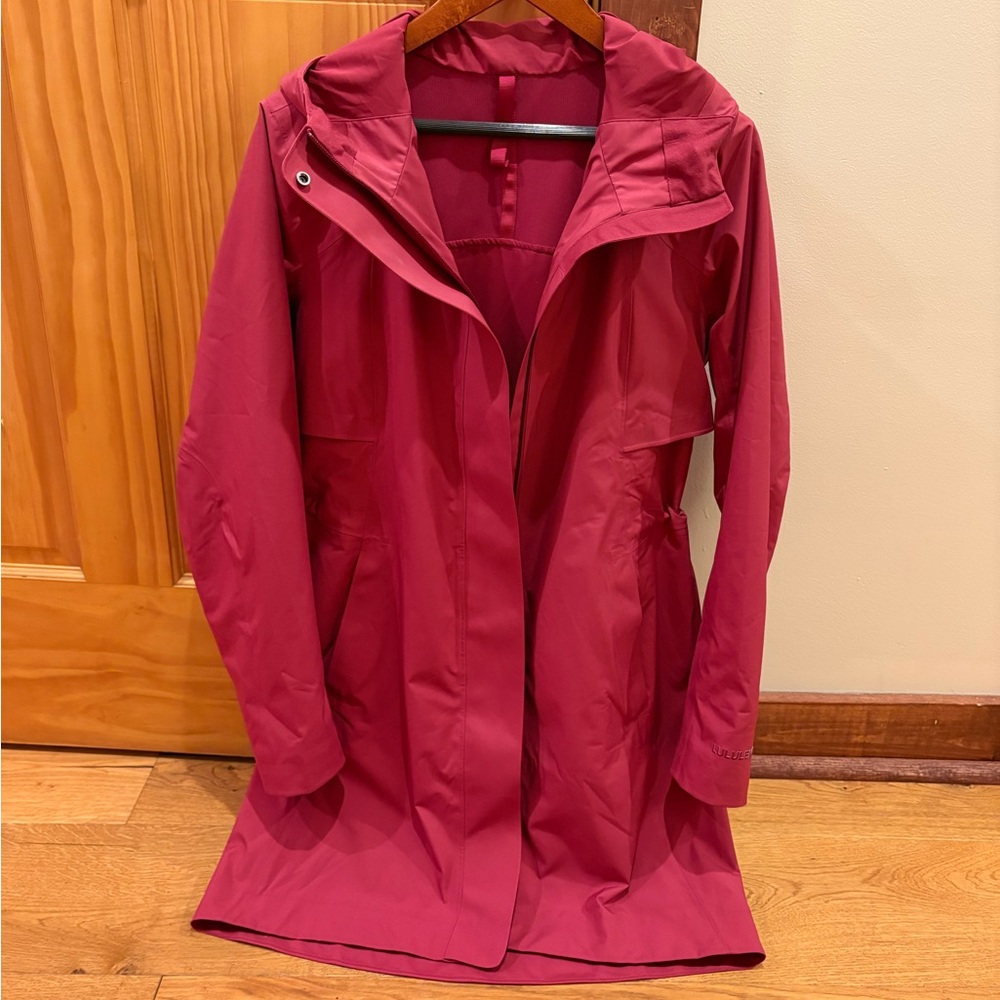 Lululemon rain rebel coat size 4